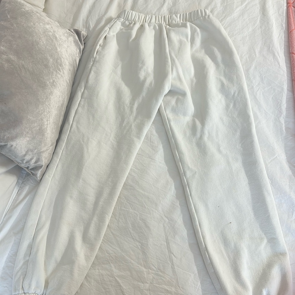 White Brandy Melville sweatpants